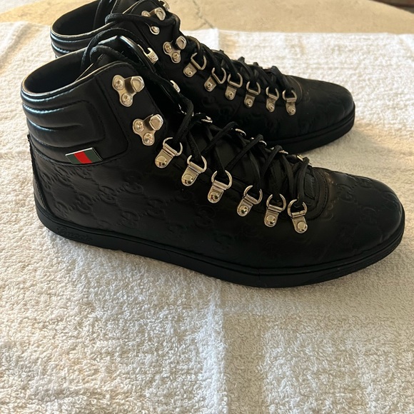 GUCCI GG EMBOSSED SNEAKERS/BOOTS MEN’S SIZE 6 OR WOMEN’S SIZE 9 M … WITH DEFECTS - Picture 3 of 16